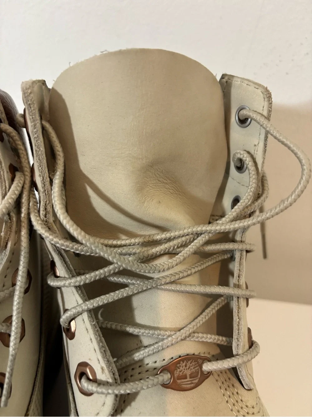 Timberland Women 7.5 Rose Gold Insulated Boots Lace Up Casual Fall Waterproof